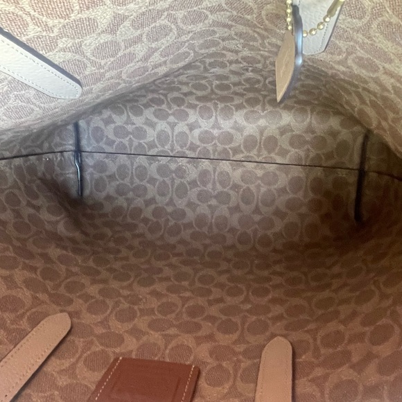 New Coach Leatherware Classic Reversible Large Taupe/Beige Tote w/Dustbag - Picture 7 of 16